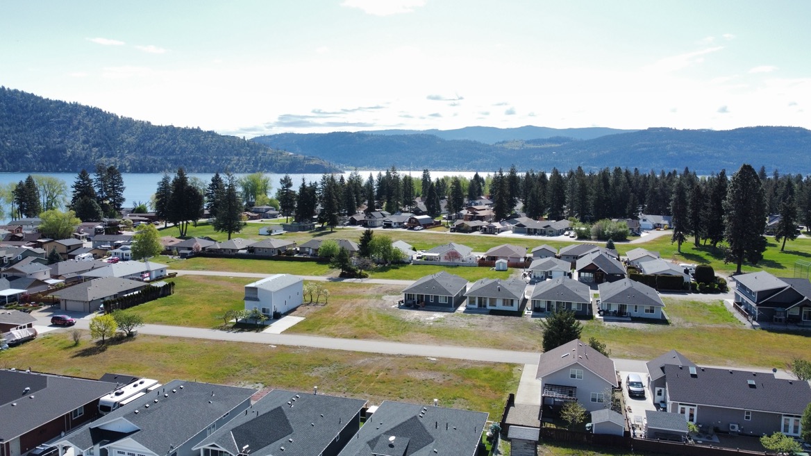 Scotland Homes - 612 Nighthawk Avenue
